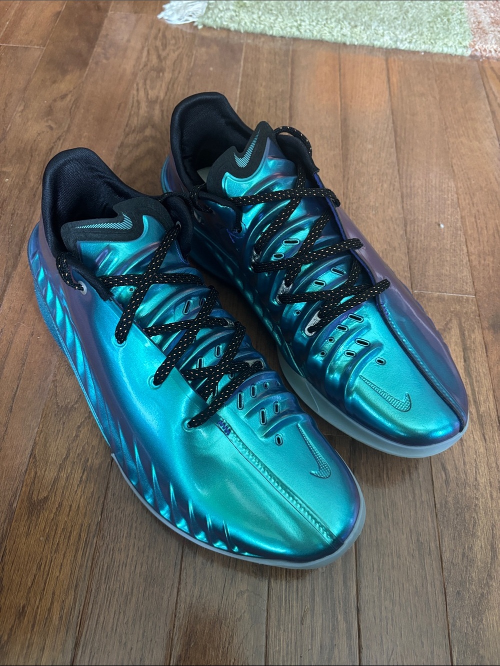 Nike Men’s GT Cut 4 in Preheat size 11